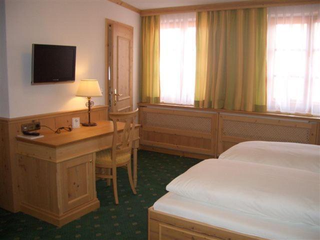Gasthof & Hotel Jaegerwirt Aufhofen Quarto foto
